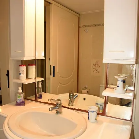 Andros 2 Berdrooms 4 Persons Cycladic House. בית נופש *