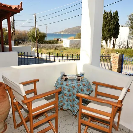Andros 2 Berdrooms 4 Persons Cycladic House. בית נופש *