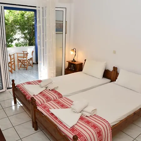 Andros 2 Berdrooms 4 Persons Cycladic House. בית נופש *