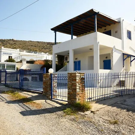 Andros 2 Berdrooms 4 Persons Cycladic House. בית נופש