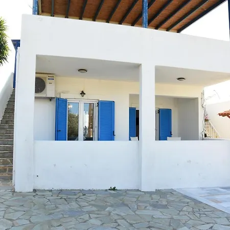 Andros 2 Berdrooms 4 Persons Cycladic House. קיפרי