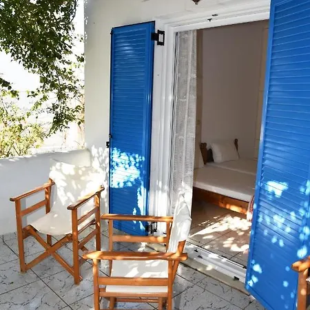 Andros 2 Berdrooms 4 Persons Cycladic House. בית נופש *