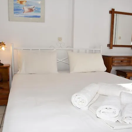 בית נופש Andros 2 Berdrooms 4 Persons Cycladic House. קיפרי
