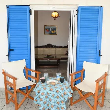 Andros 2 Berdrooms 4 Persons Cycladic House. קיפרי