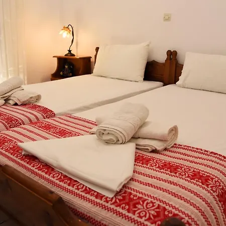 Andros 2 Berdrooms 4 Persons Cycladic House. בית נופש *